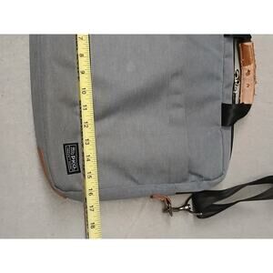 PKG (15”) Laptop Messenger Bag Carry Crossbody Gray 10L Pre Owned